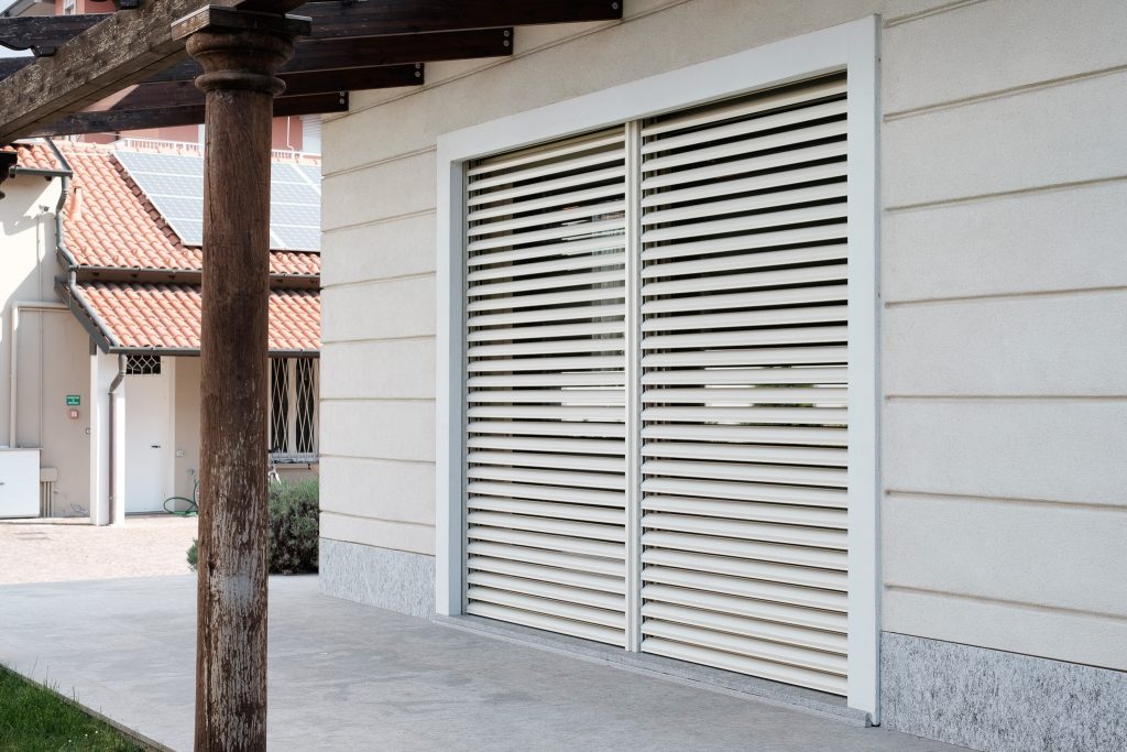 griesser sunshades installed by Aluser for an industrial renovation together with wooden frames