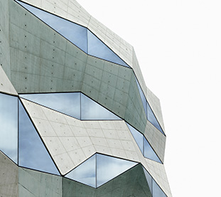Serramenti di Design per Edificio con Serramenti di Forme Diverse