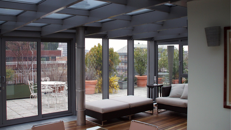 closures for terraces in Aluminium with Sliding Doors for Design Penthouse