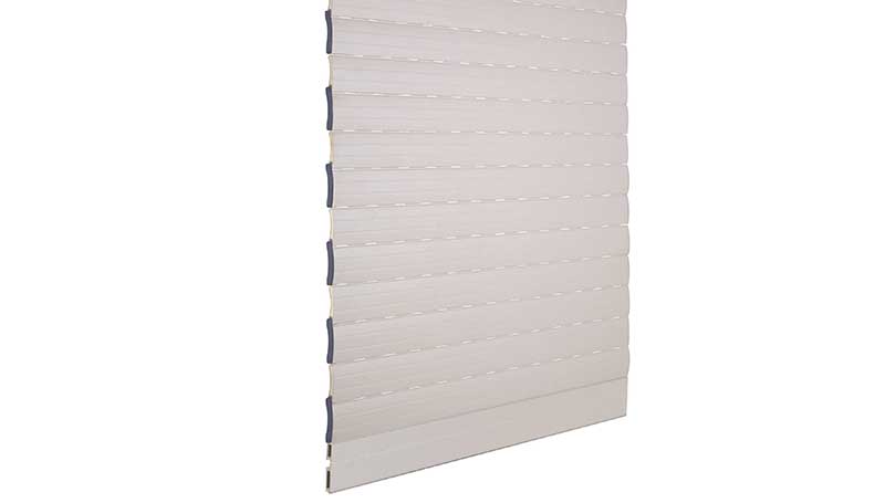 Aluminium rolling shutters with medium density insulation and side closing caps