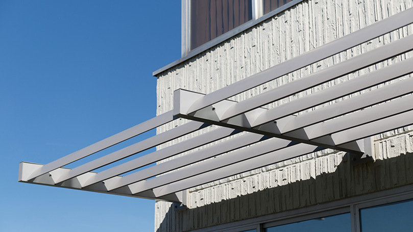 Fixed Aluminium Sunshades for Office Building Facade