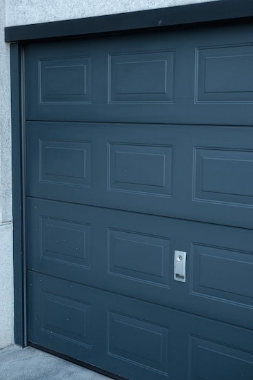 porte basculanti per garage in alluminio installate da aluser