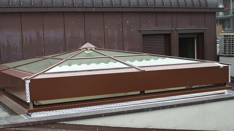Domes for Roof Light Points with Mechanized Opening System