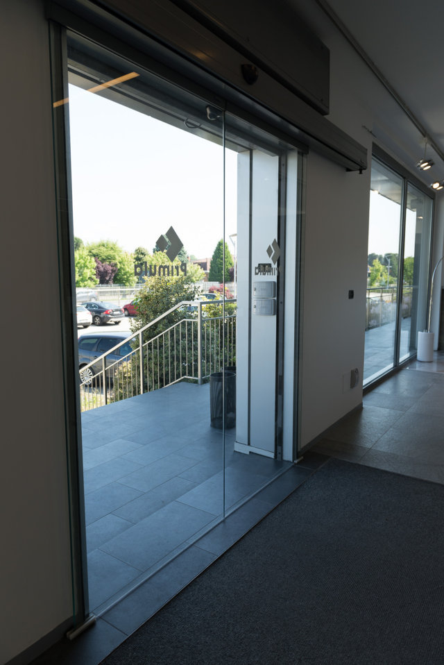 sliding glass entrance door manufactured and installed by Aluser